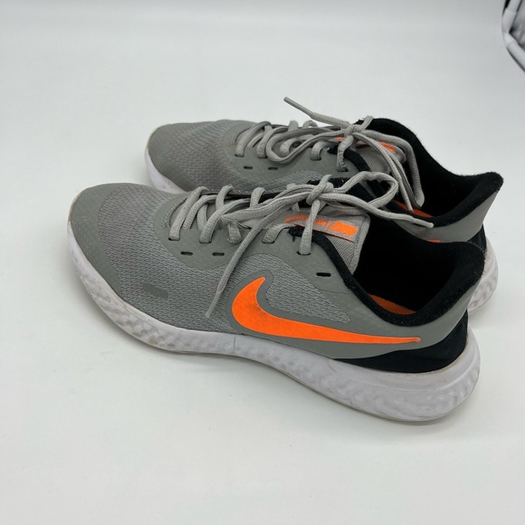 Nike revolution size 8.5 in women - Picture 3 of 6